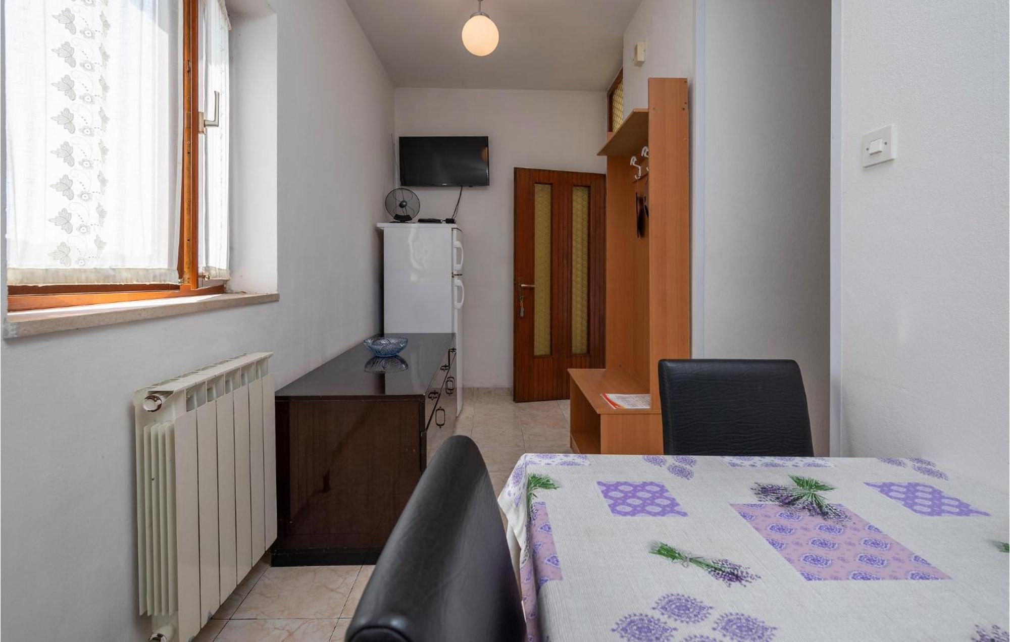 1 Bedroom Cozy In *