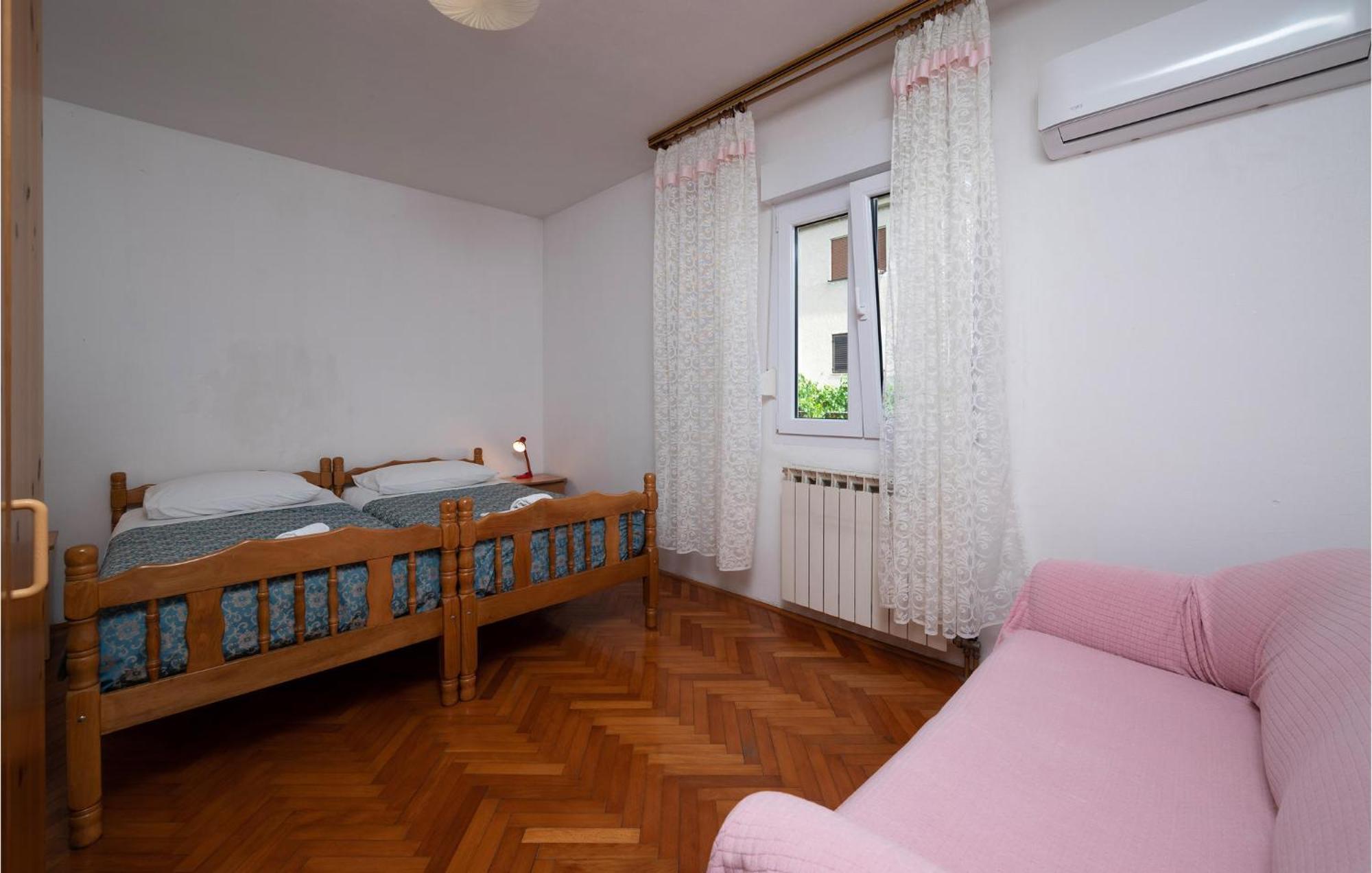 1 Bedroom Cozy In